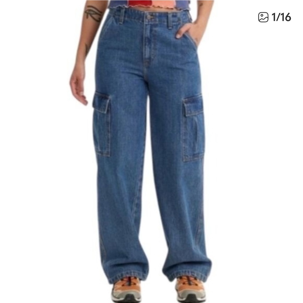 Levi's 94 Baggy Women's Cargo Jeans in Medium Blue Denim Size 31